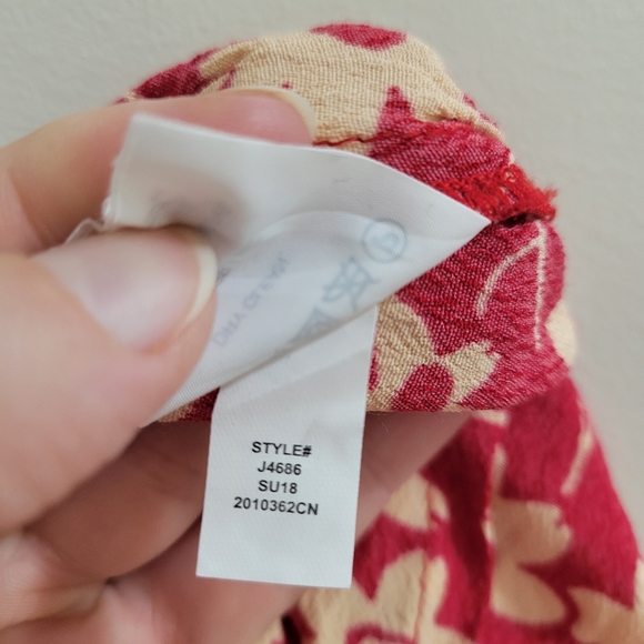 Madewell Wrap-Front Romper in Mini Daisy 6 - Picture 6 of 6